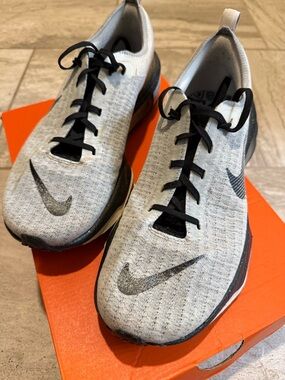 Nike Invincible 3s - Men's Light Gray and Black Athletic Running Shoes